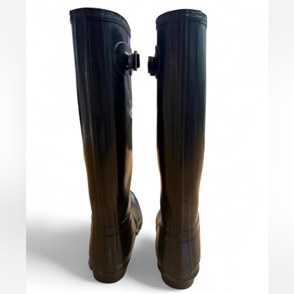 Hunter Classic Black Gloss Waterproof Boots - Picture 2 of 6